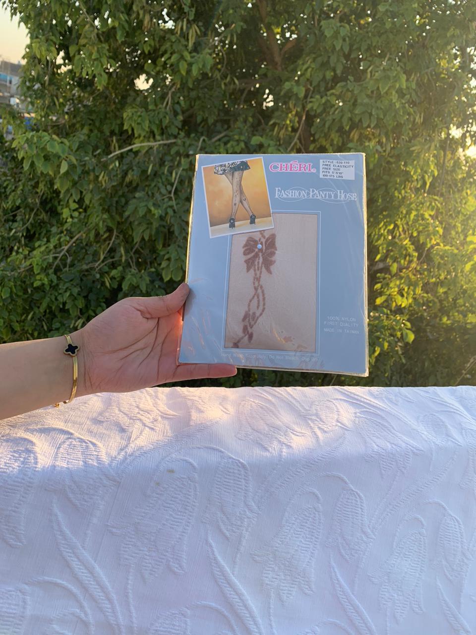 Floral Back-Line Sheer Pantyhose – CHERL Premium Women’s Hosiery 1 Piece + FREE GIFT