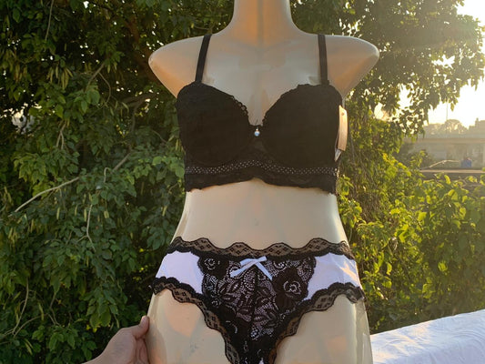 Women’s Black & White Lace Lingerie Set – Push-Up Bra & Matching Panty