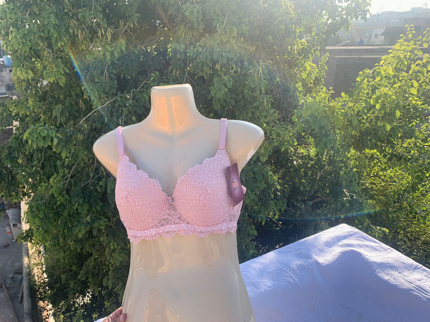 Imported Luxury Lace Push-Up Bra – Amazon Quality (White / Blue / Black / Nude / Skin / Pink / Midnight Blue)+ FREE GIFT