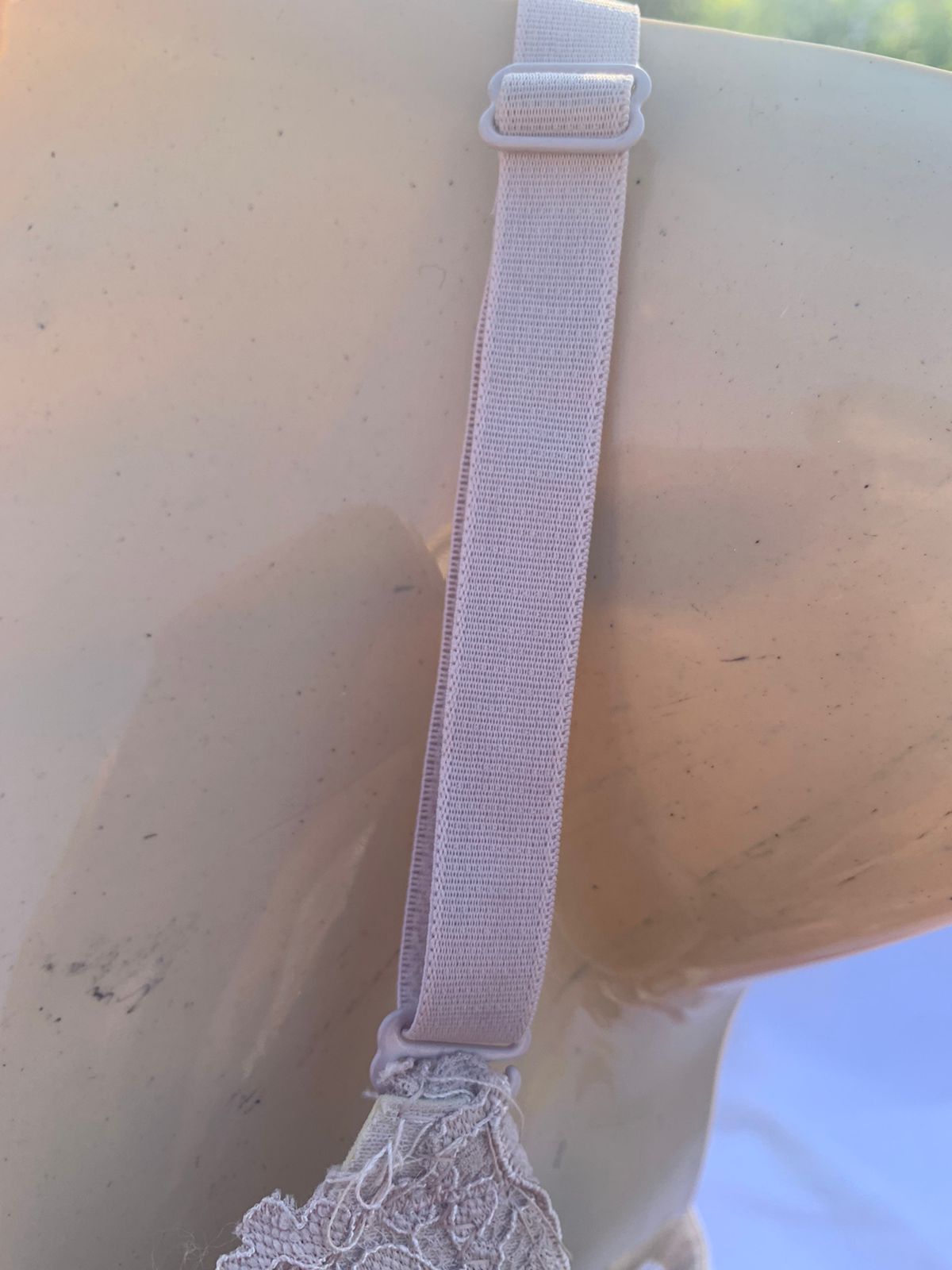 Imported Luxury Lace Push-Up Bra – Amazon Quality (White / Blue / Black / Nude / Skin / Pink / Midnight Blue)+ FREE GIFT