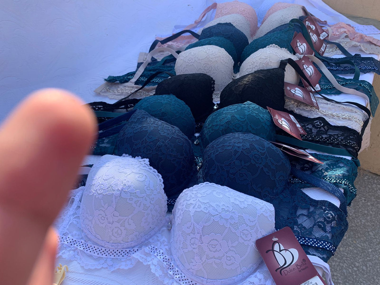 Imported Luxury Lace Push-Up Bra – Amazon Quality (White / Blue / Black / Nude / Skin / Pink / Midnight Blue)+ FREE GIFT