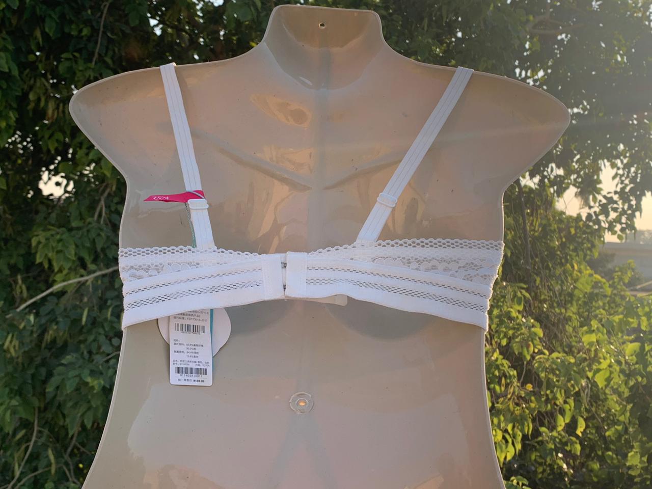 Lace Wireless Bralette – Soft Everyday Comfort Bra (White & Peach) + Free Gift